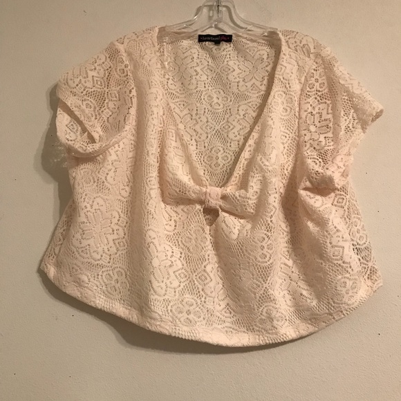 HeartSoul Tops - Cream off white floral lacecrop top